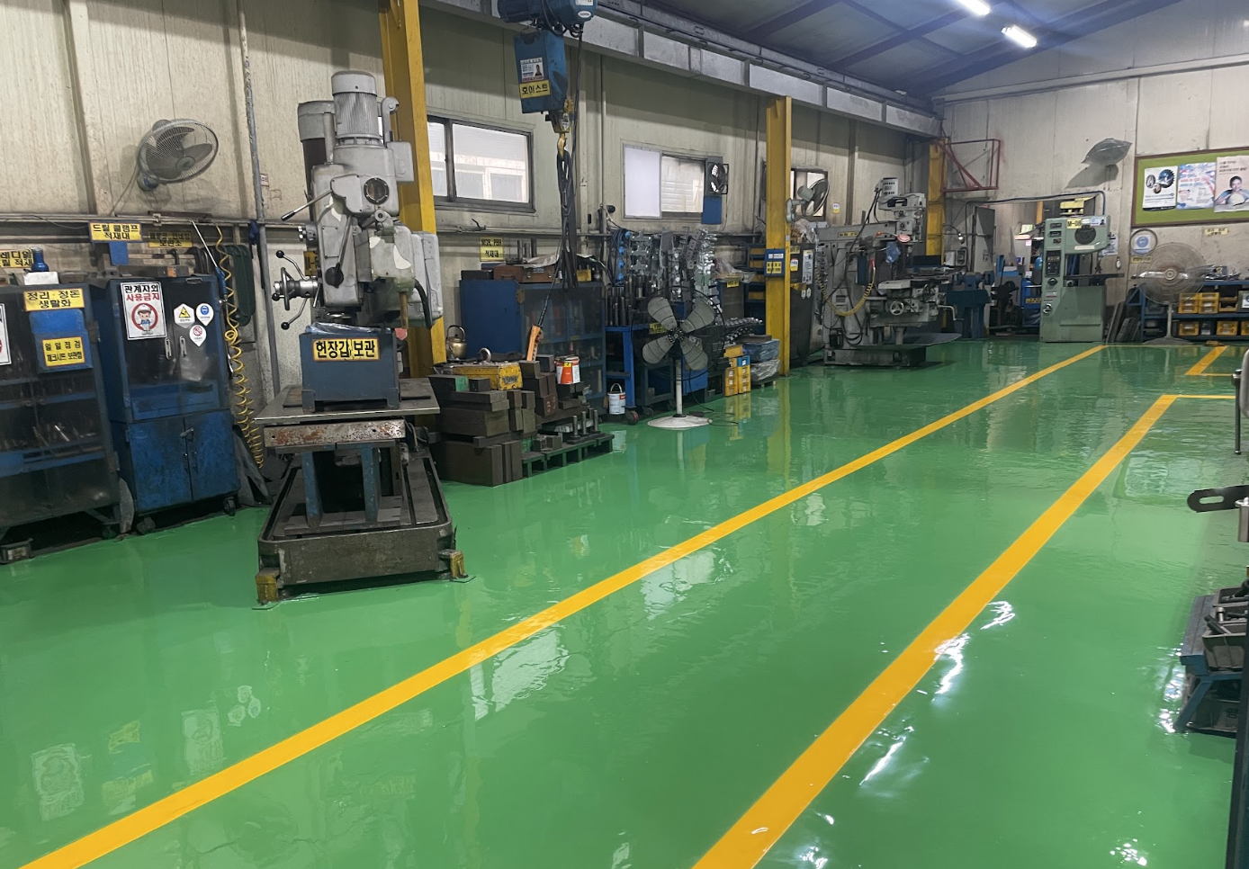 금형반 전경